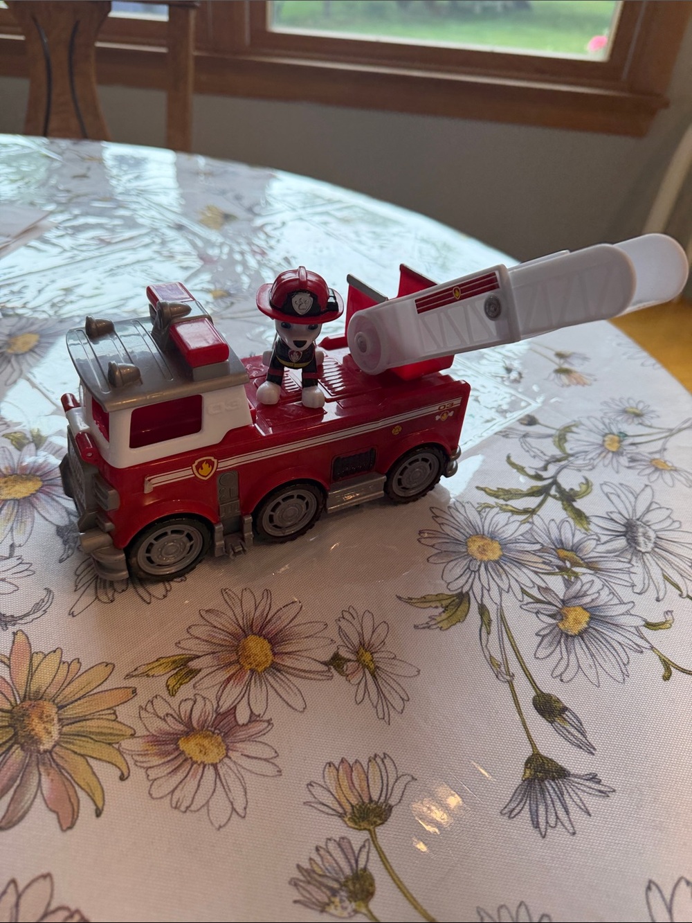 Paw Patrol Red and White Fire Rescue Truck with Marshall Figure